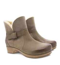 Dansko Bessie Fleece Boot -Equestrian Clothing bessie boot fleece taupe outside 9434 201600 dansko 82706.1634505387