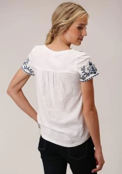 Roper Embroidered Yoke Tee