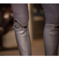 PÉNÉLOPE Pénélope Prisca Half Chaps 10 PÉNÉLOPE Pénélope Prisca Half Chaps -Equestrian Clothing prisca half chaps black spanish top penelope 07884.1691198759