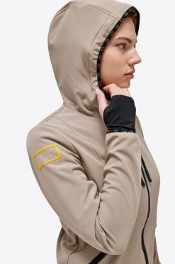 RG Hooded Softshell Jacket -Equestrian Clothing rg hood jacket hazelnut detail SSW001 JS005 1005 riders gene 06167.1686191306