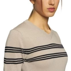 Cavalleria Toscana Merino V-Neck Sweater 13 Cavalleria Toscana Merino V-Neck Sweater -Equestrian Clothing v neck sweater off white front detail MAD113 ct 82161.1650668195